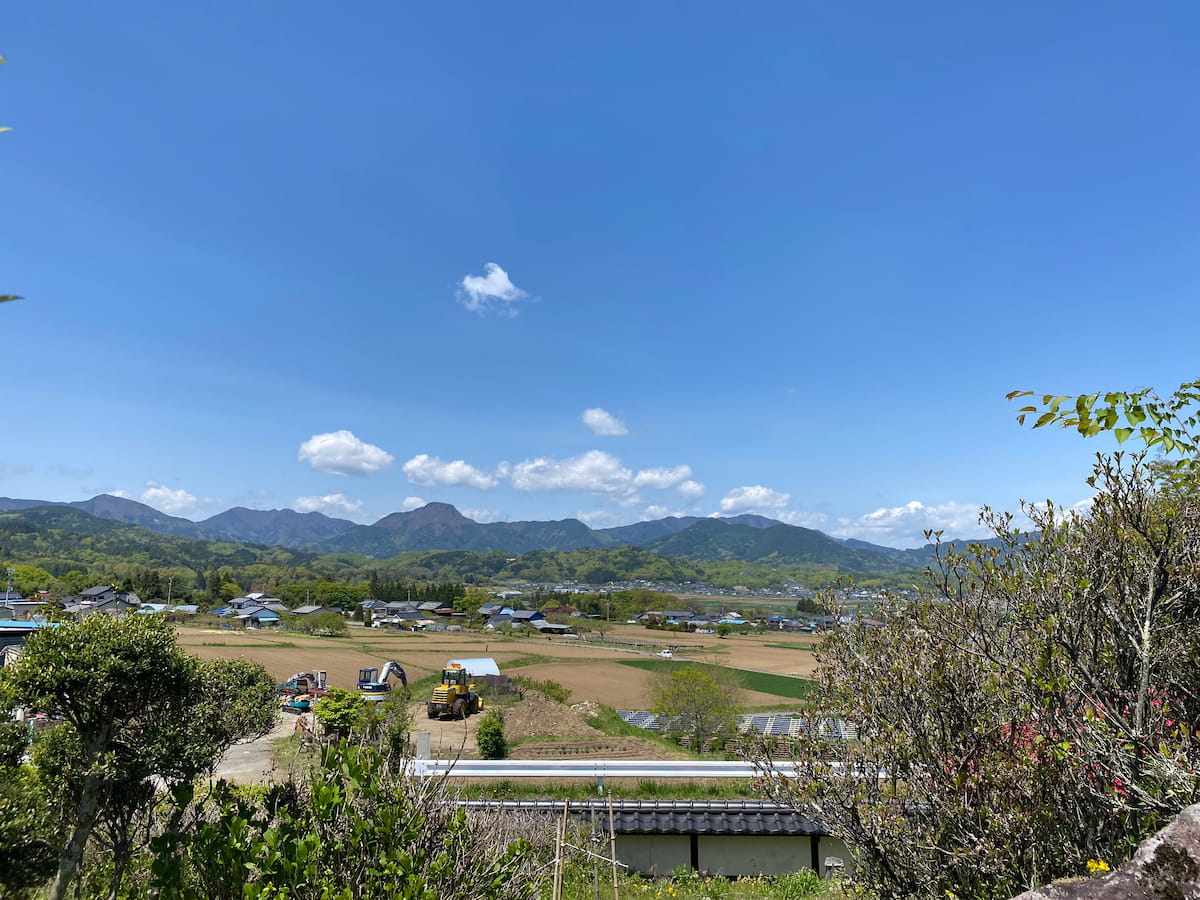 塩田の田園風景。移住生活の安心感と豊かさを象徴する写真