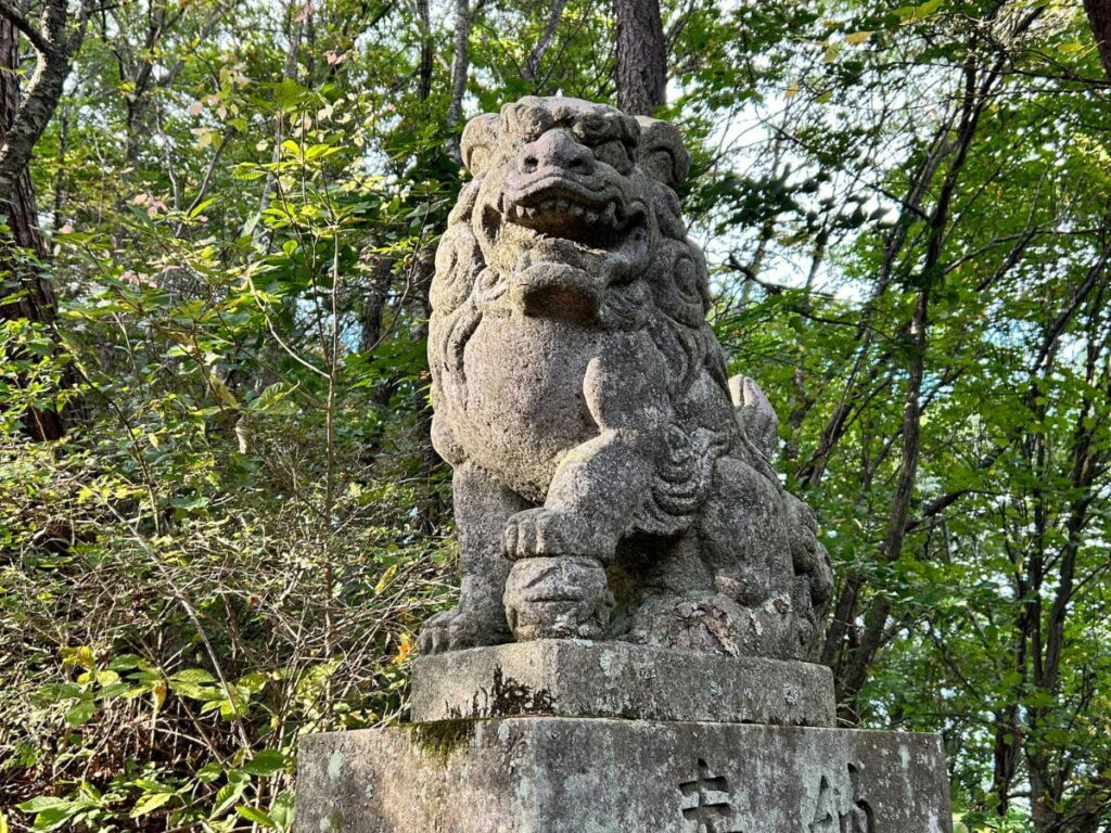 上田市内　太郎山狛犬の写真（筆者撮影）