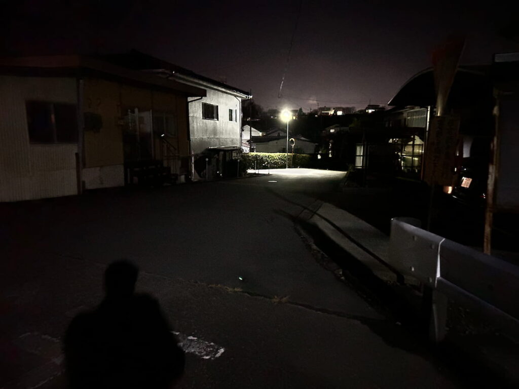 上田市で撮影した街灯がほとんどない夜の住宅街