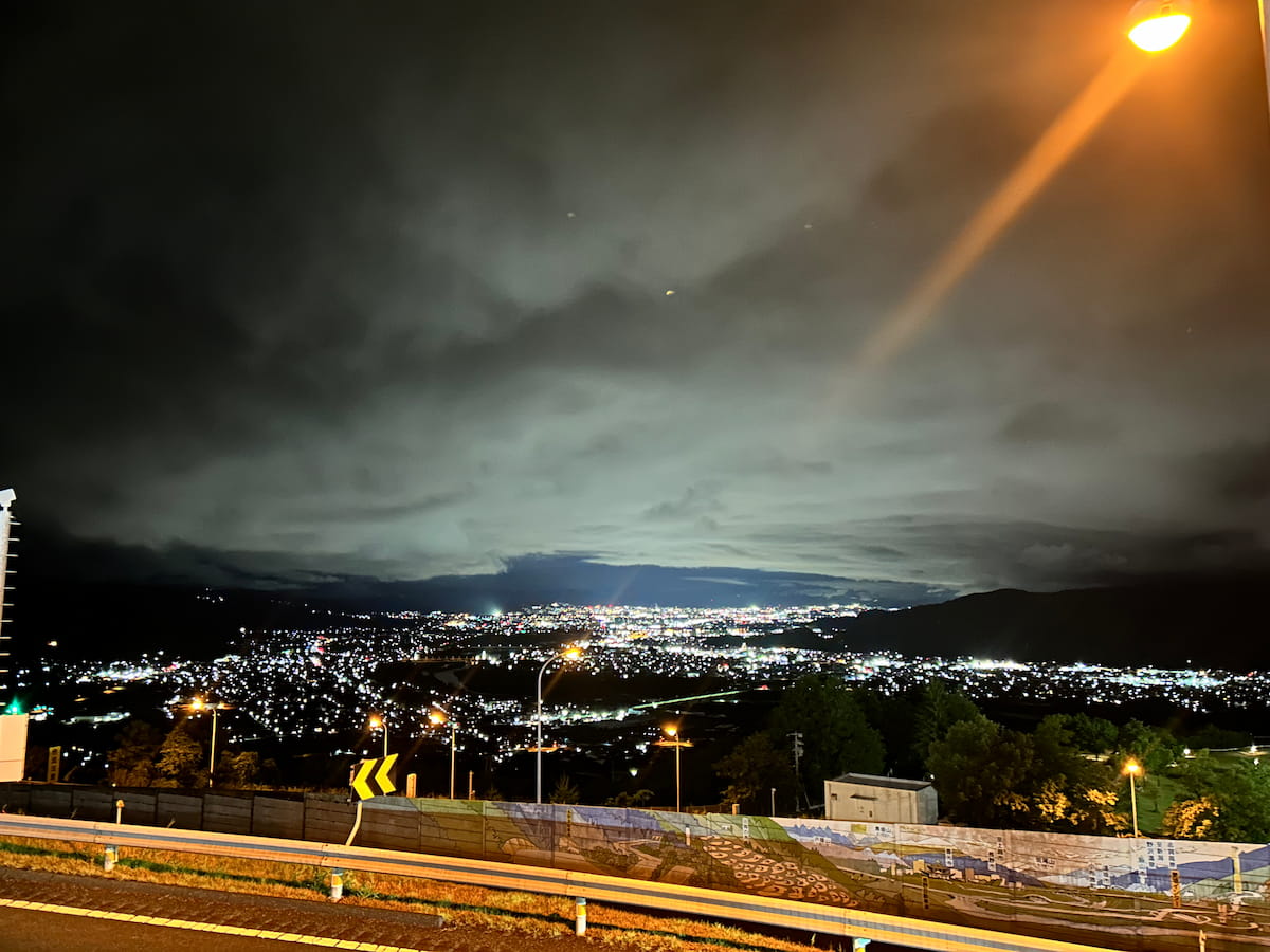 長野県上田市・姨捨山サービスエリアから見た夜景