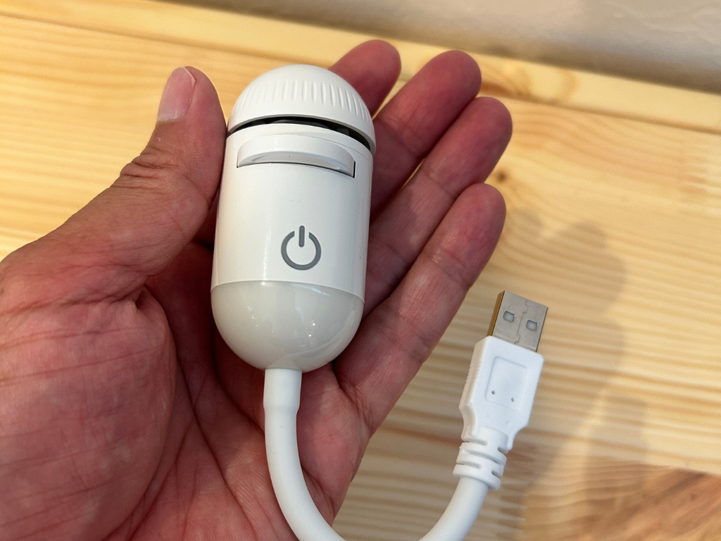 手のひらサイズのUSB式家庭用プラネタリウム